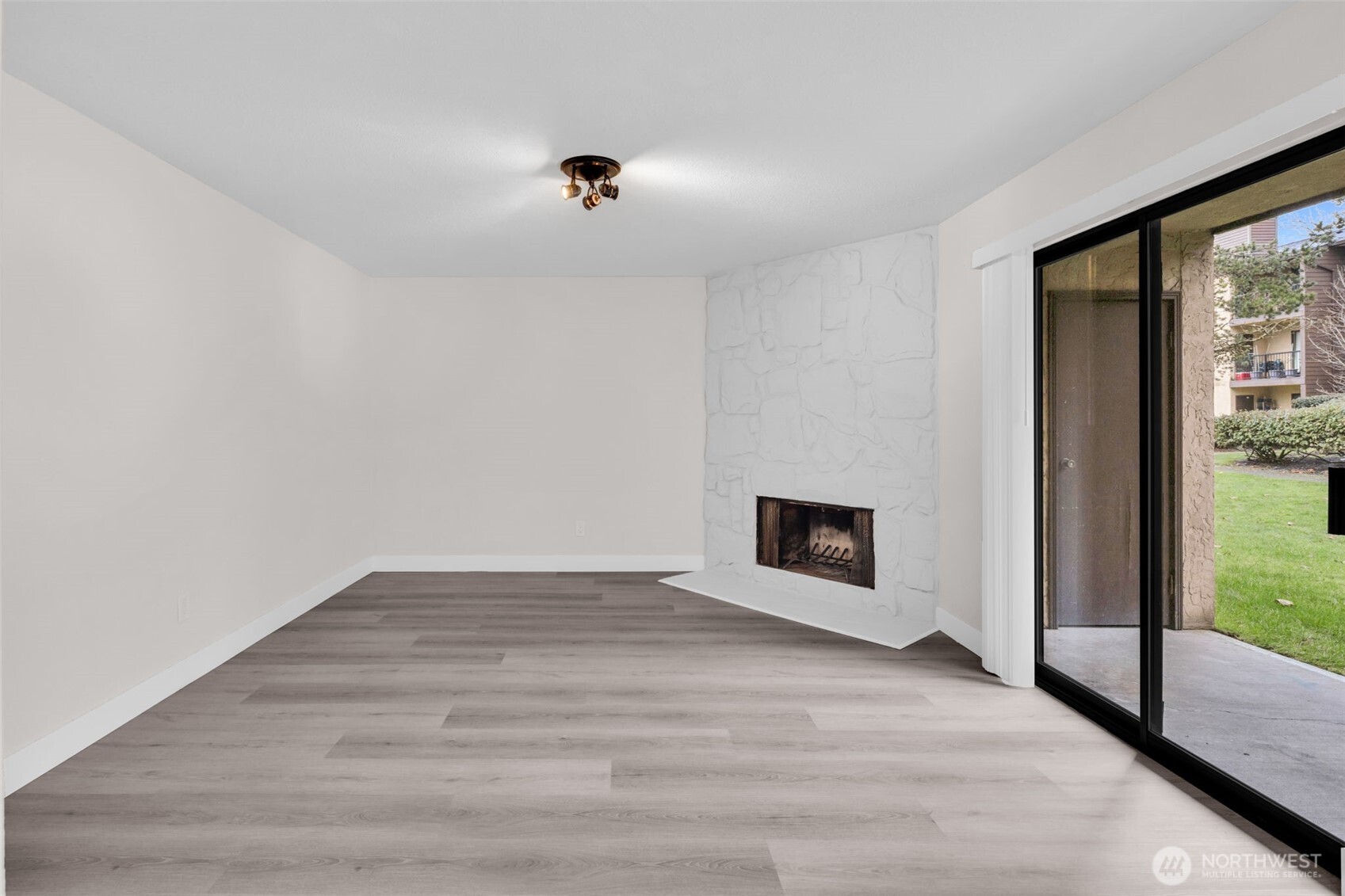 12520 NE 145th Street #E-33, Kirkland, WA 98034