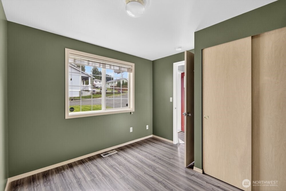 1212 N 12th Place , Mount Vernon, WA 98273