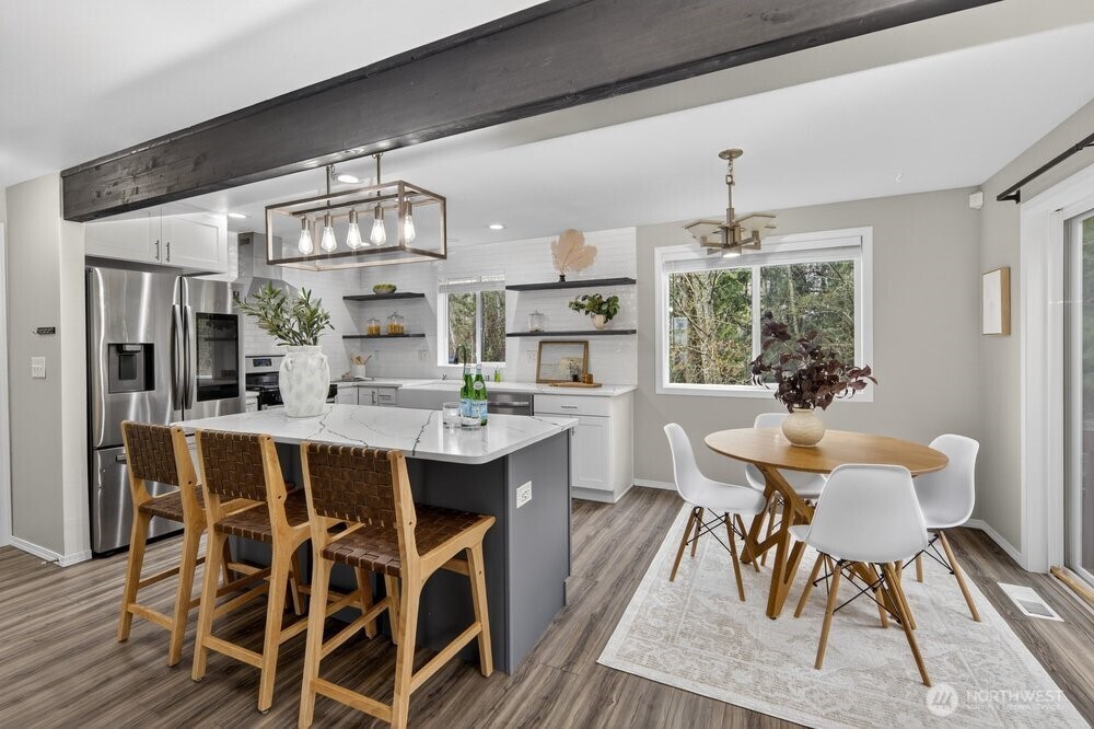 1212 N 12th Place , Mount Vernon, WA 98273