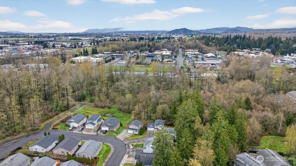 1212 N 12th Place , Mount Vernon, WA 98273