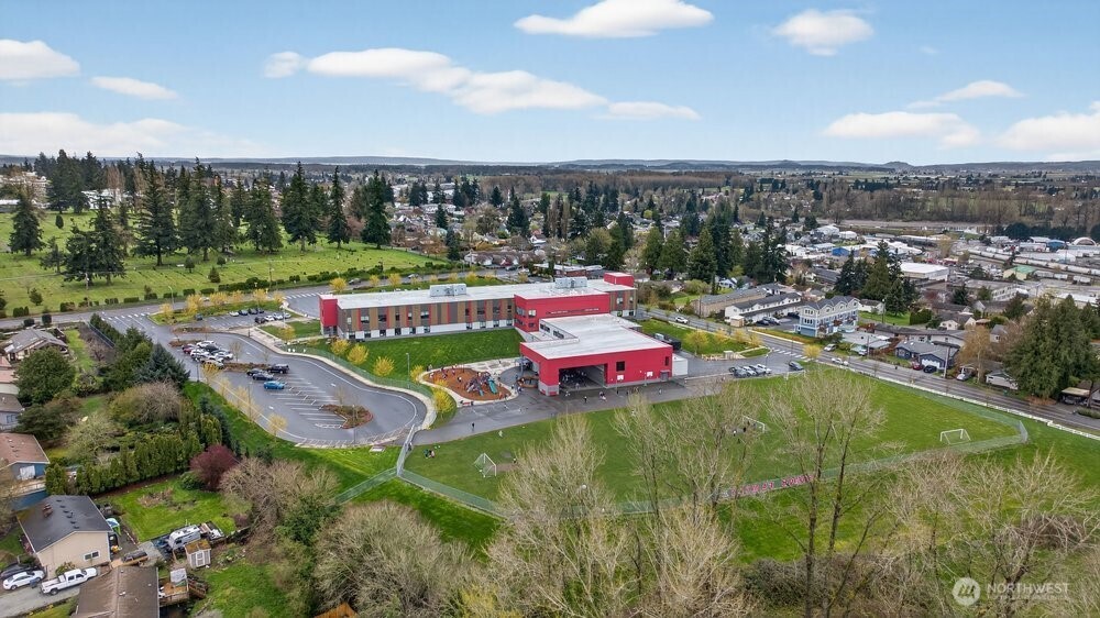 1212 N 12th Place , Mount Vernon, WA 98273