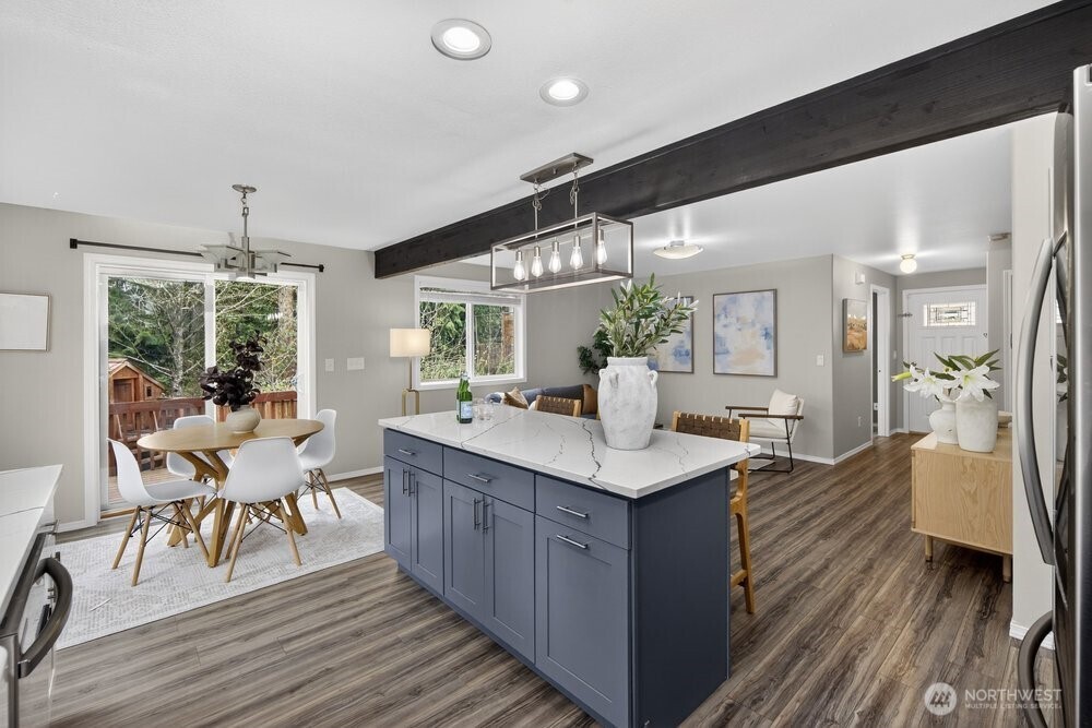 1212 N 12th Place , Mount Vernon, WA 98273