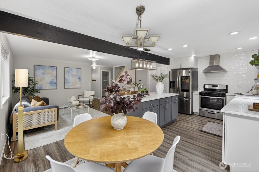 1212 N 12th Place , Mount Vernon, WA 98273