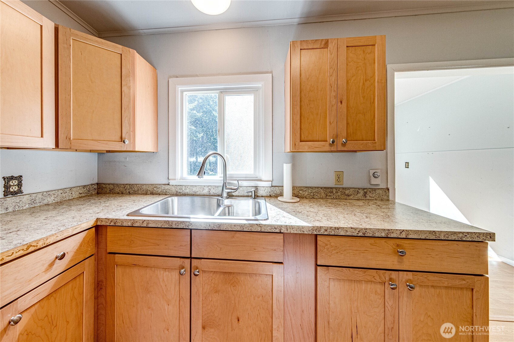 2016 W 10th Street , Port Angeles, WA 98363