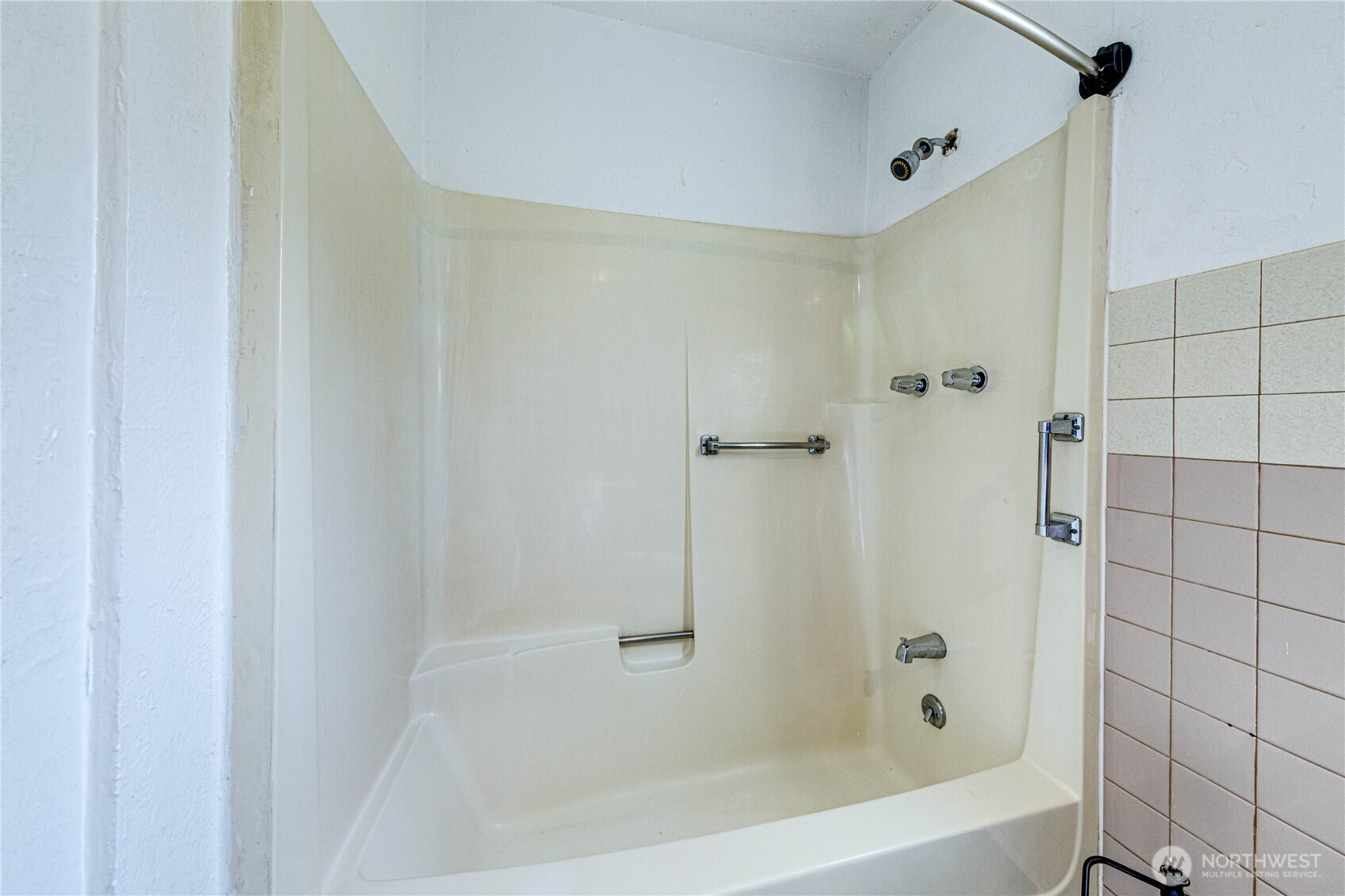 2016 W 10th Street , Port Angeles, WA 98363