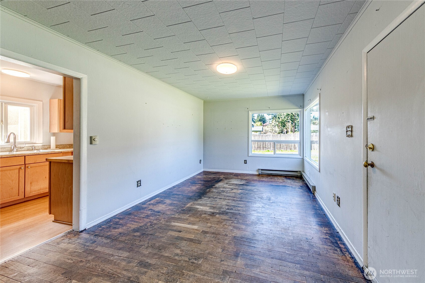 2016 W 10th Street , Port Angeles, WA 98363