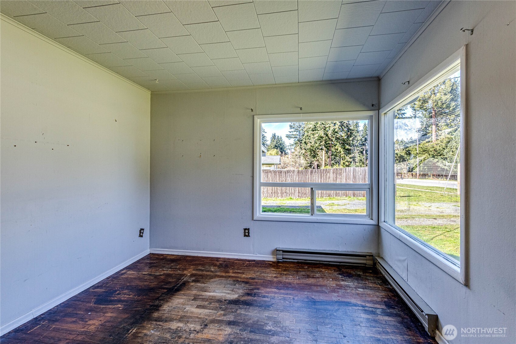 2016 W 10th Street , Port Angeles, WA 98363