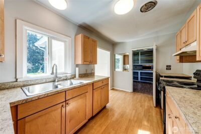 2016 W 10th Street , Port Angeles, WA 98363 - Photo 10