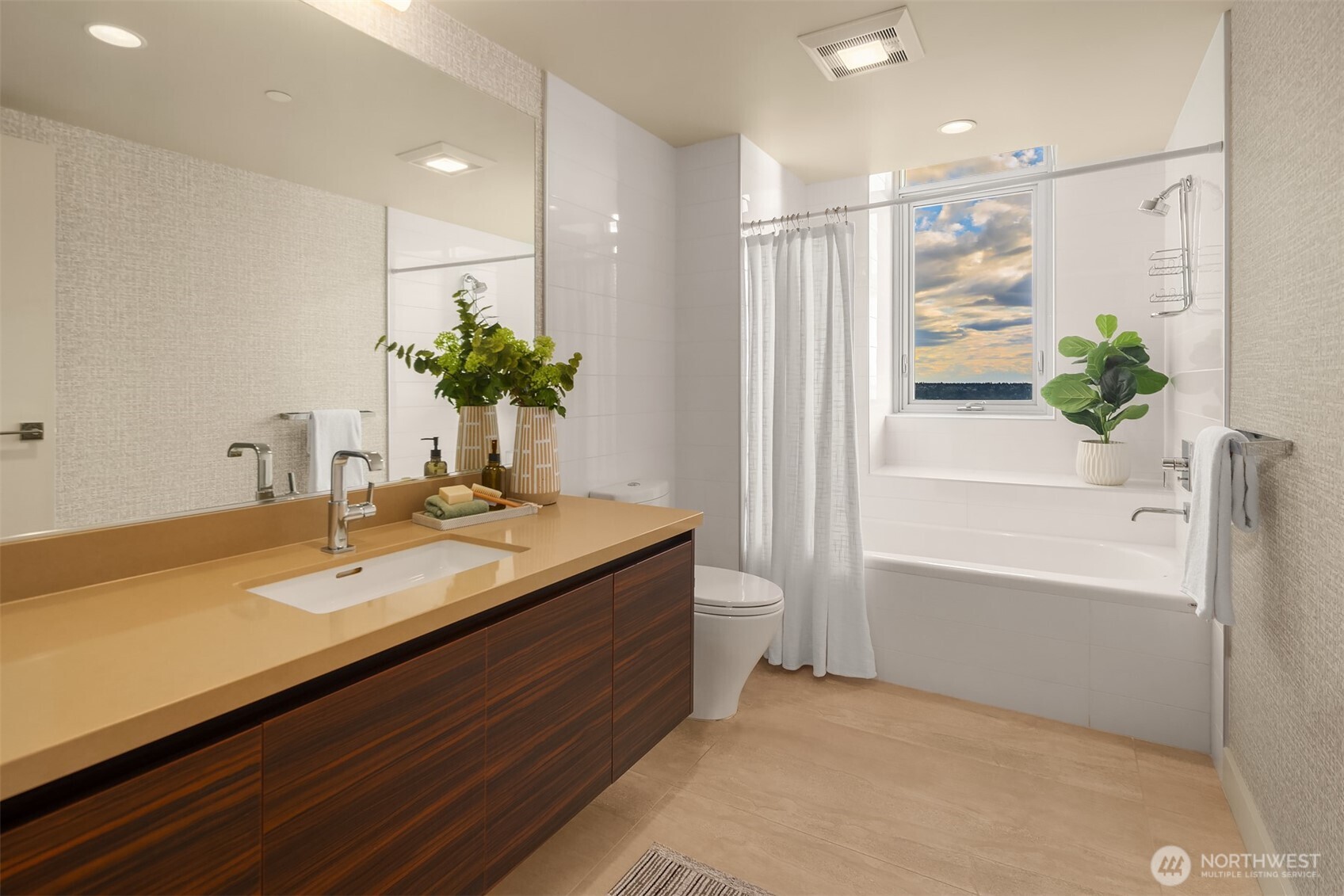 583 Battery Street #3406N, Seattle, WA 98121