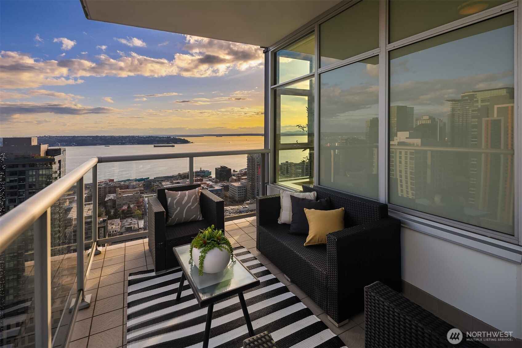 583 Battery Street #3406N, Seattle, WA 98121