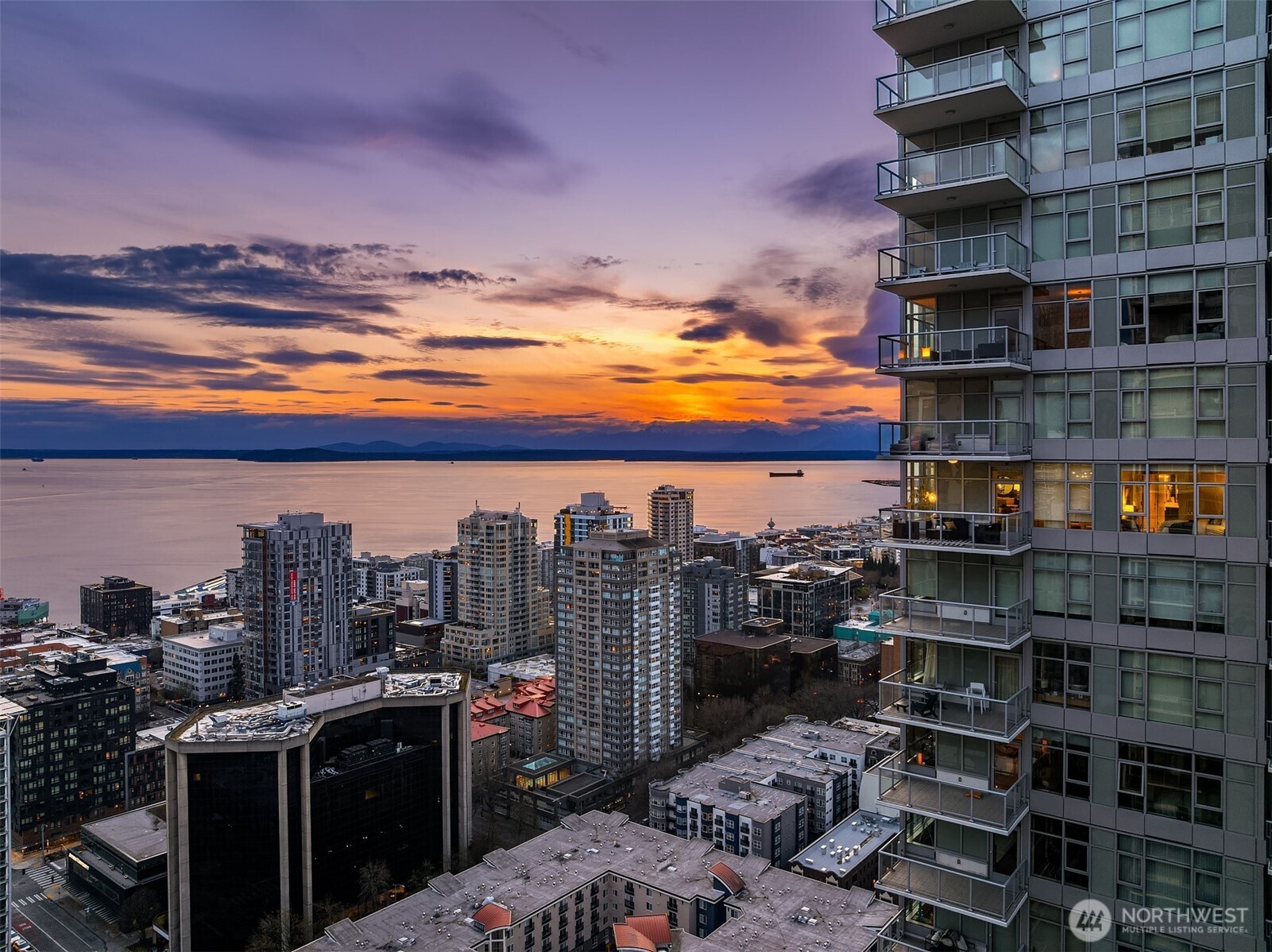 583 Battery Street #3406N, Seattle, WA 98121