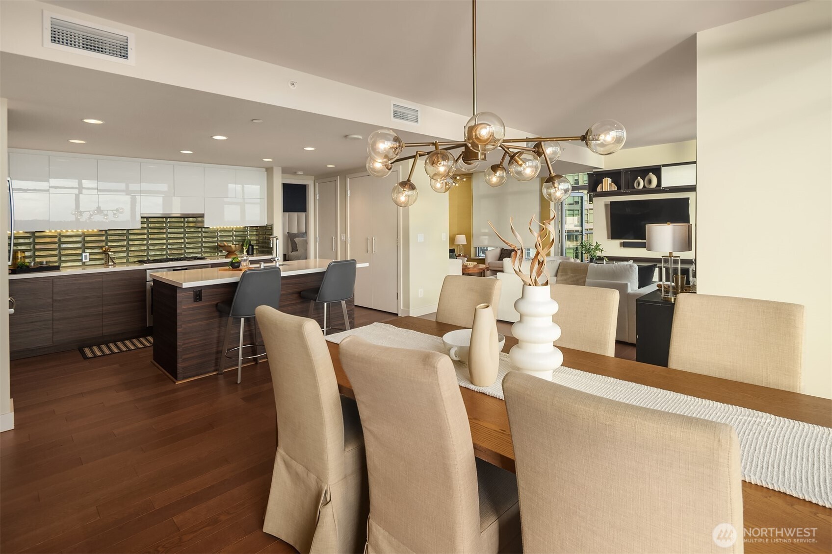 583 Battery Street #3406N, Seattle, WA 98121