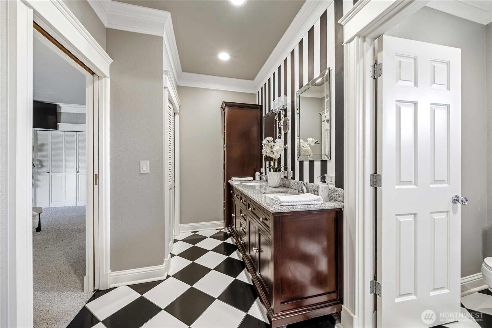 4217 Lakeridge Drive E, Lake Tapps, WA 98391