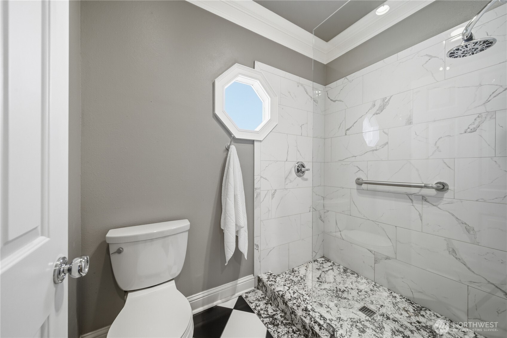 4217 Lakeridge Drive E, Lake Tapps, WA 98391