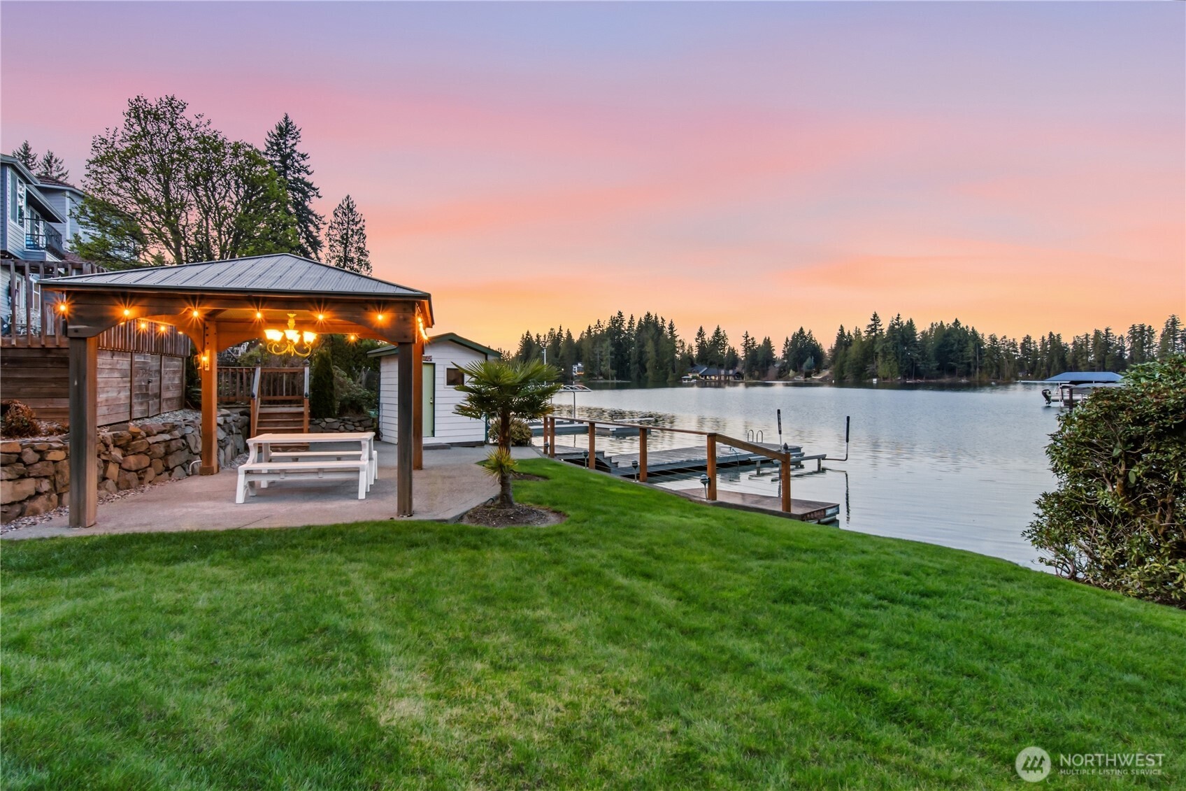 4217 Lakeridge Drive E, Lake Tapps, WA 98391