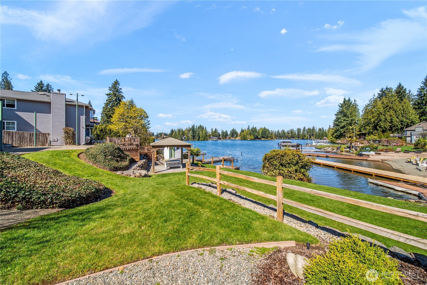 4217 Lakeridge Drive E, Lake Tapps, WA 98391