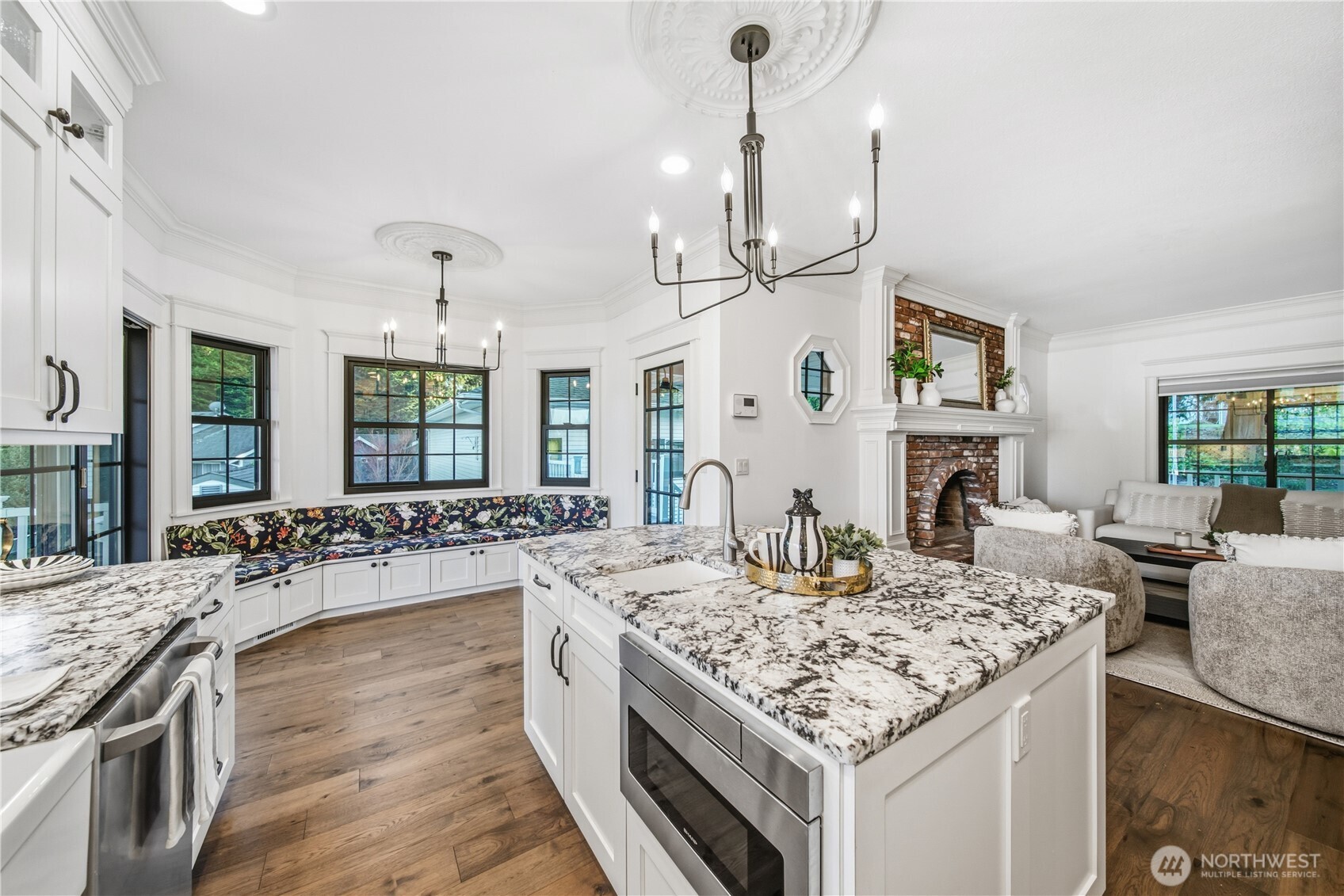 4217 Lakeridge Drive E, Lake Tapps, WA 98391