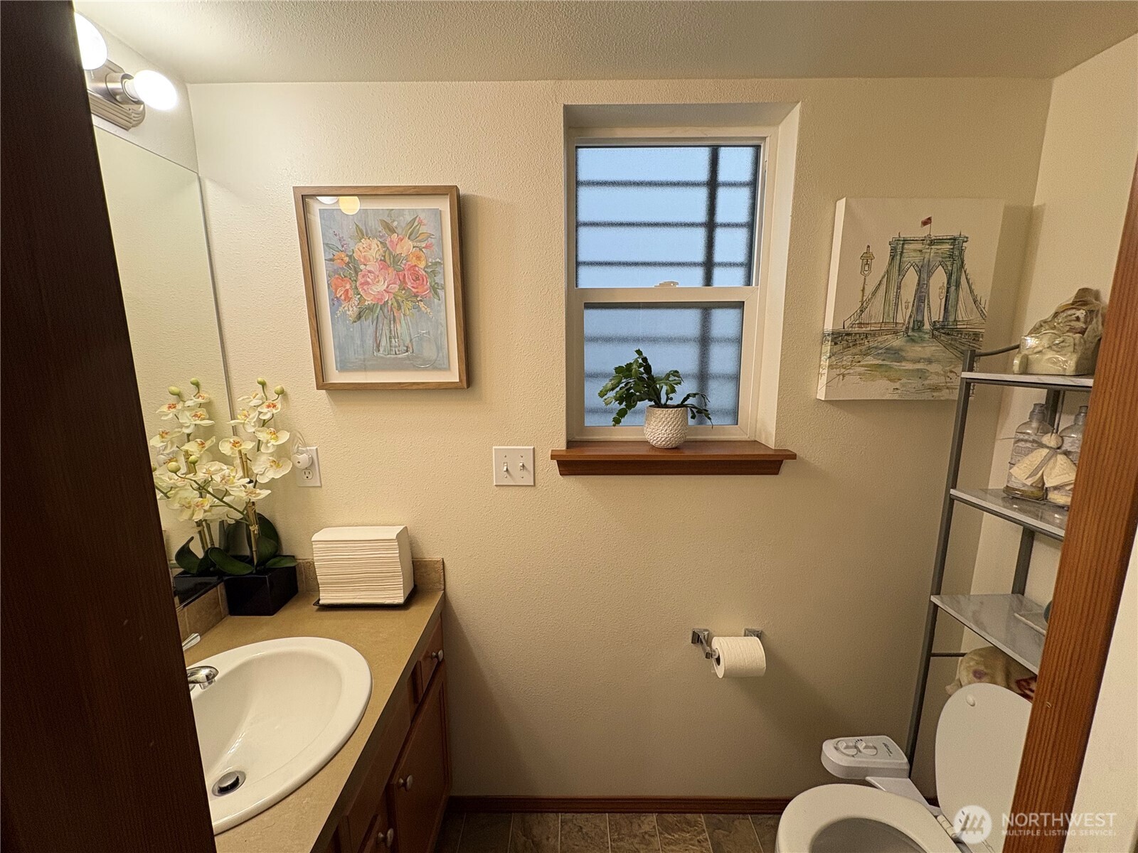 10050 19th Avenue SW, Seattle, WA 98146