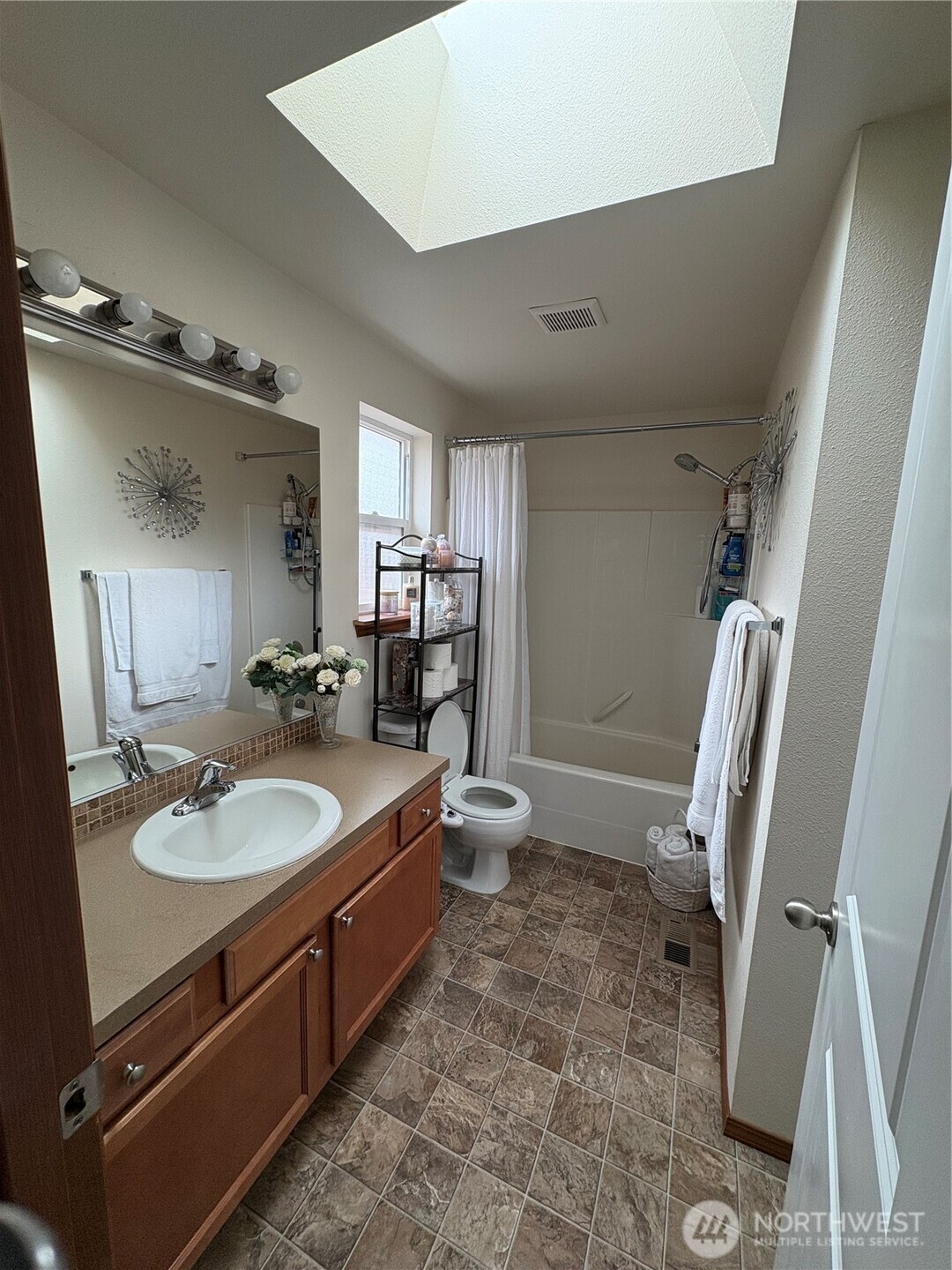 10050 19th Avenue SW, Seattle, WA 98146