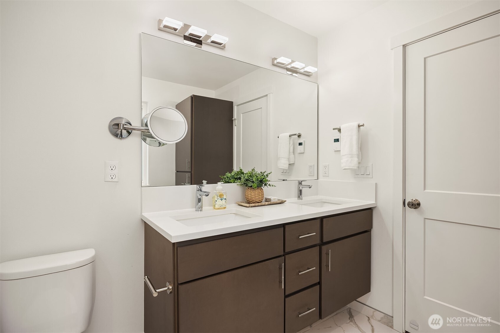 2005 Dexter Avenue N #B, Seattle, WA 98109