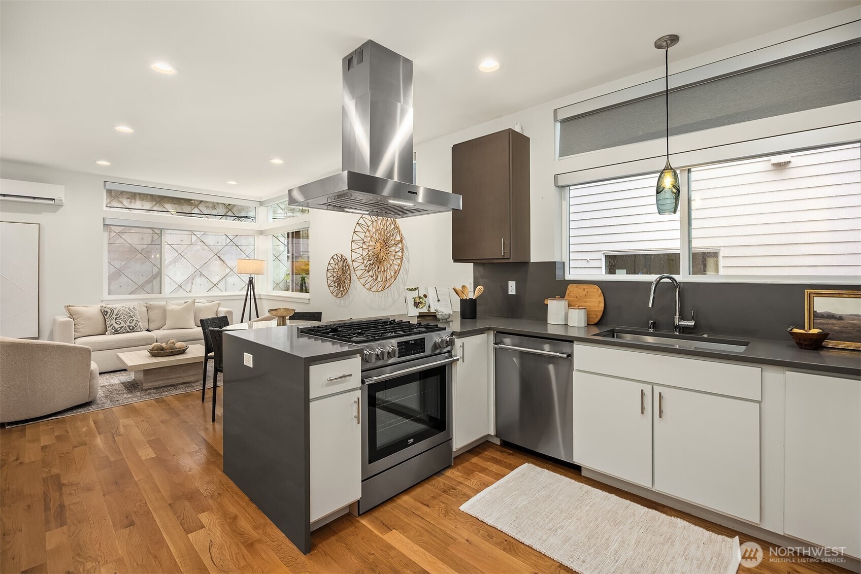 2005 Dexter Avenue N #B, Seattle, WA 98109