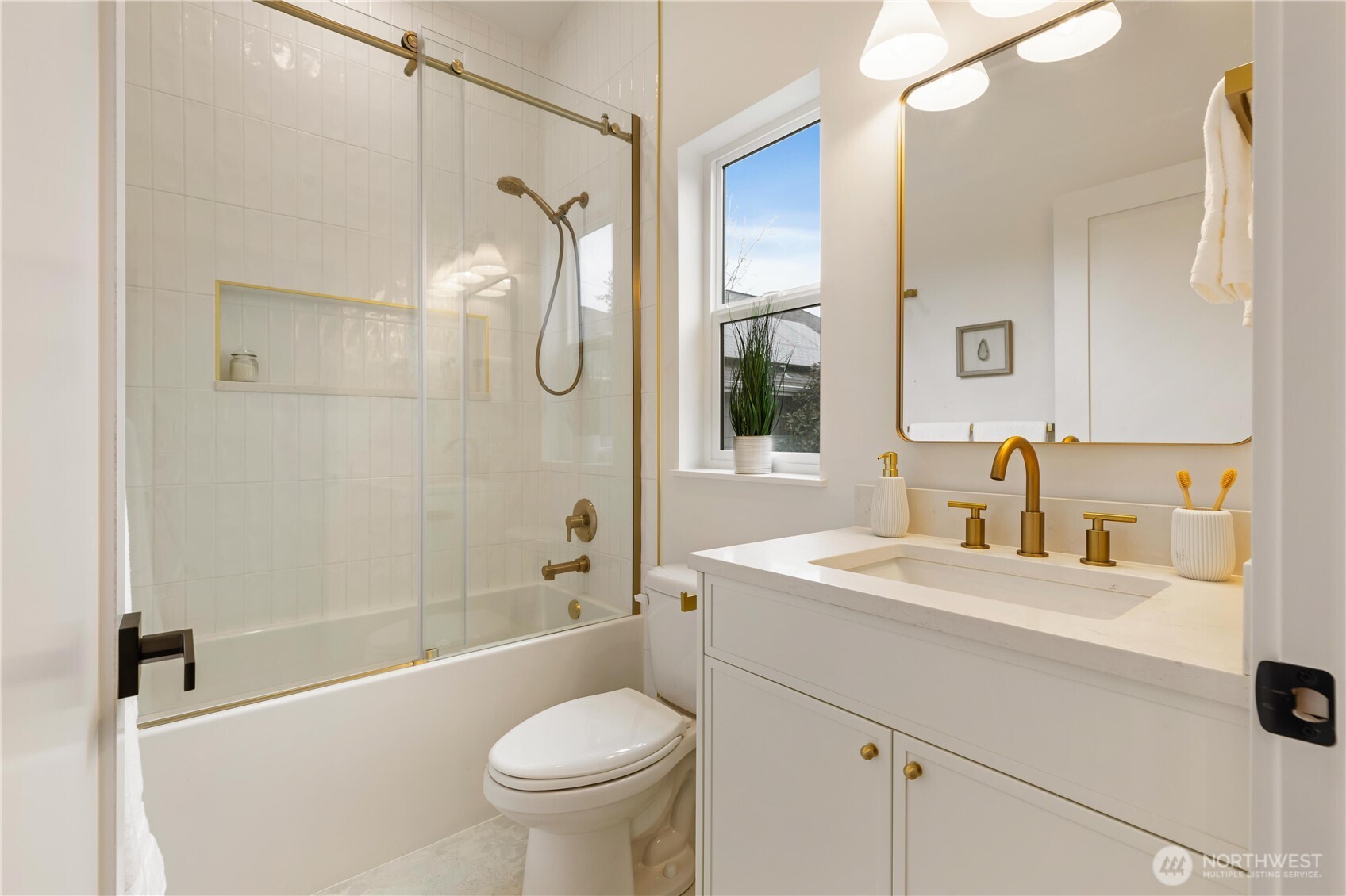 4725 S Findlay Street , Seattle, WA 98118