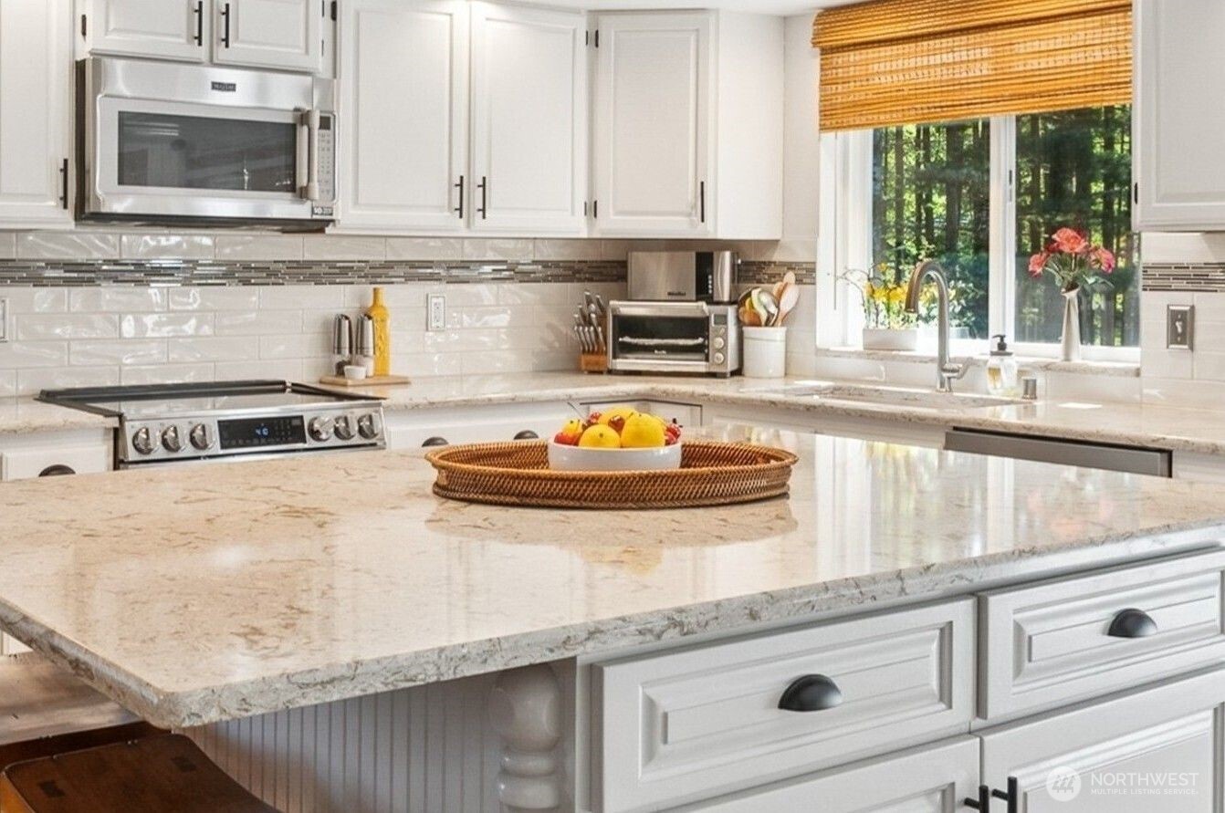 1094 SW Depot Court , Port Orchard, WA 98367