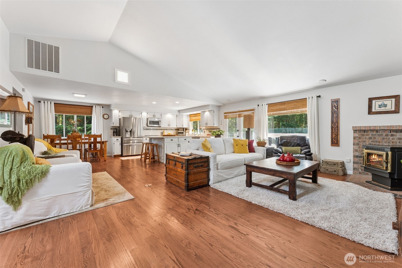 1094 SW Depot Court , Port Orchard, WA 98367