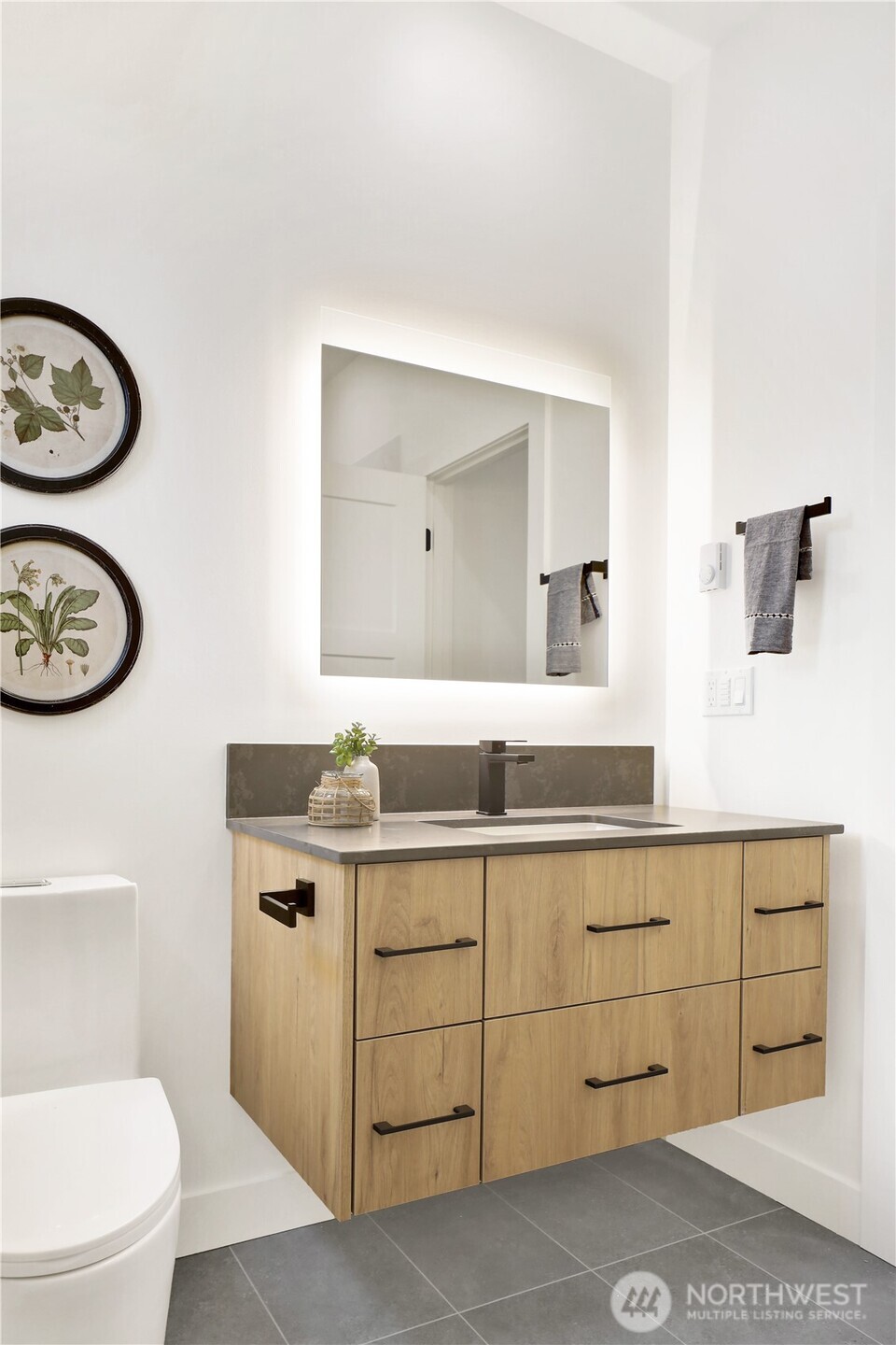 204 Skipping Stone Loop , Lynden, WA 98264