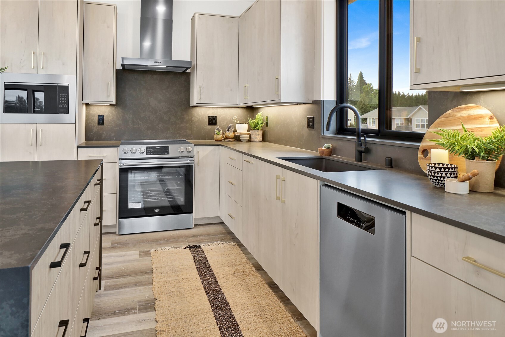 204 Skipping Stone Loop , Lynden, WA 98264