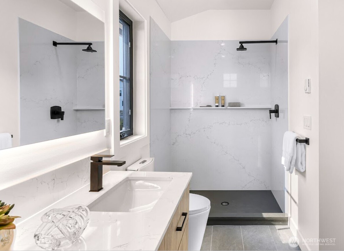 231 Skipping Stone Loop , Lynden, WA 98264