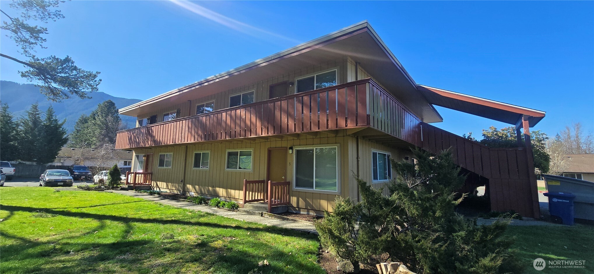 226 Cedar Ave S, North Bend, WA 98045