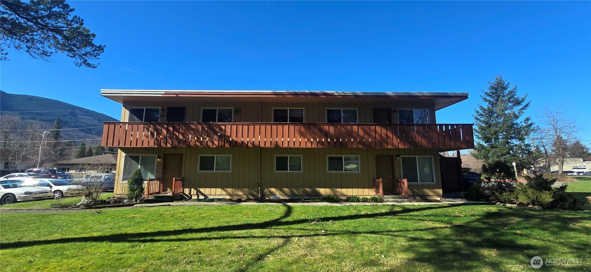 226 Cedar Ave S, North Bend, WA 98045