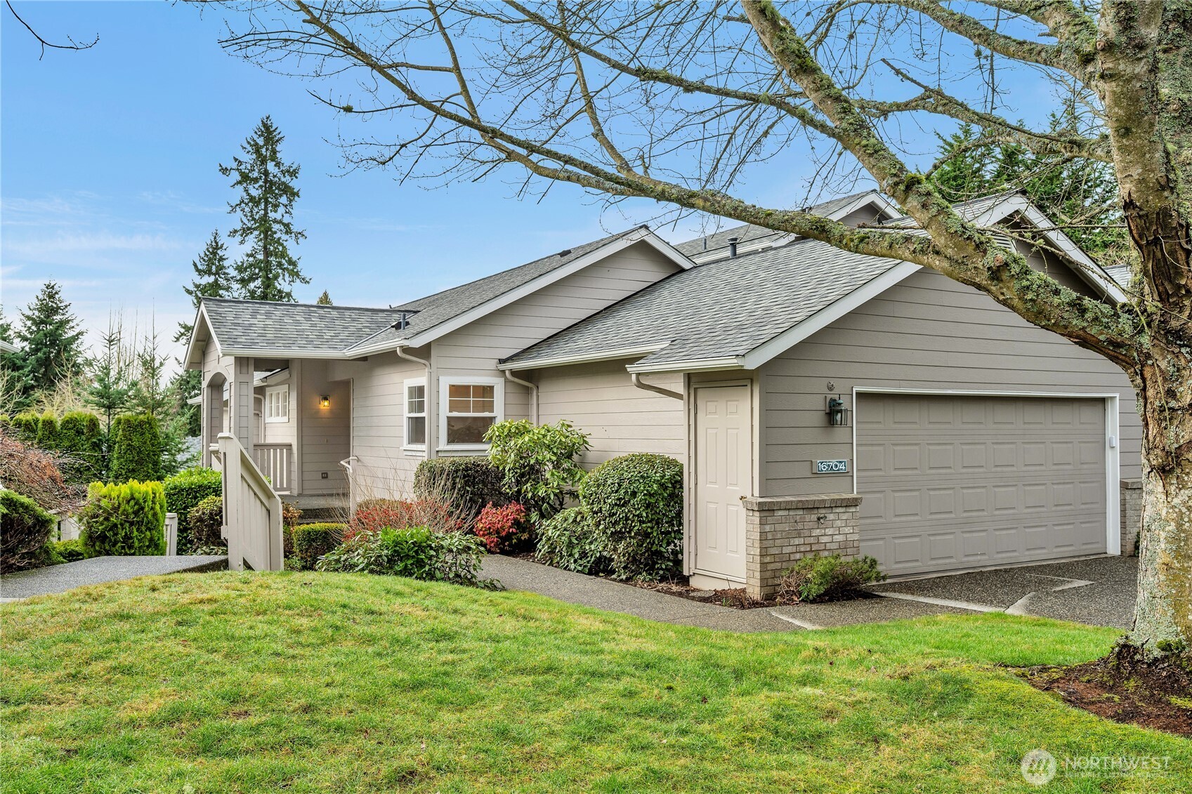 16704 Cobblestone Drive , Lynnwood, WA 98037