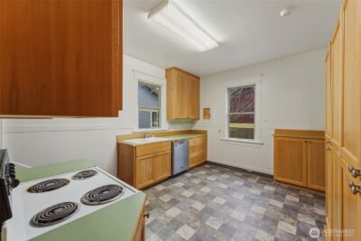 1055 E E ISAACS Avenue E, Walla Walla, WA 99362 - Photo 12