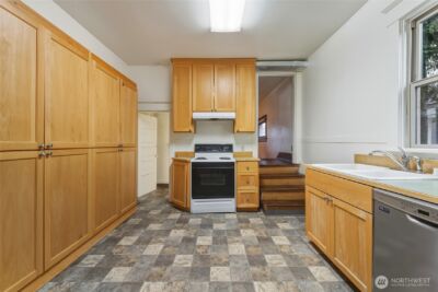 1055 E E ISAACS Avenue E, Walla Walla, WA 99362 - Photo 13