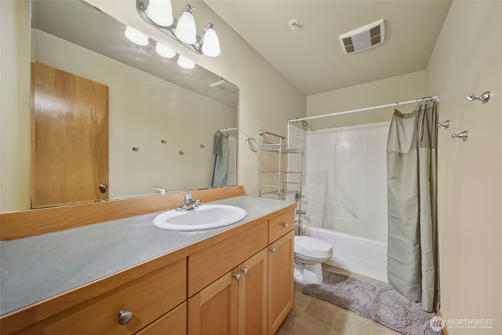 1055 E E ISAACS Avenue E, Walla Walla, WA 99362