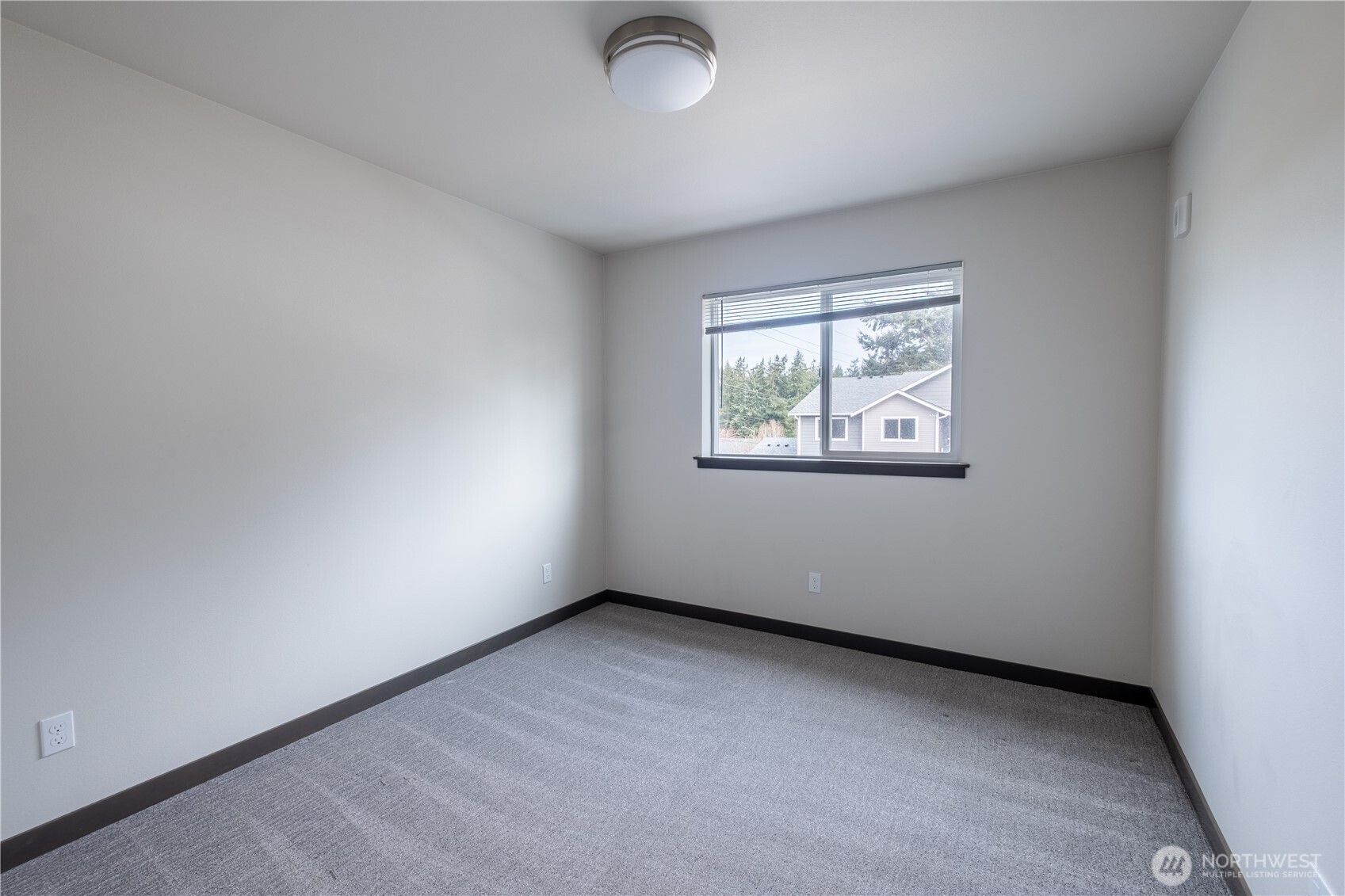 1651 SW Mulberry #E303, Oak Harbor, WA 98277