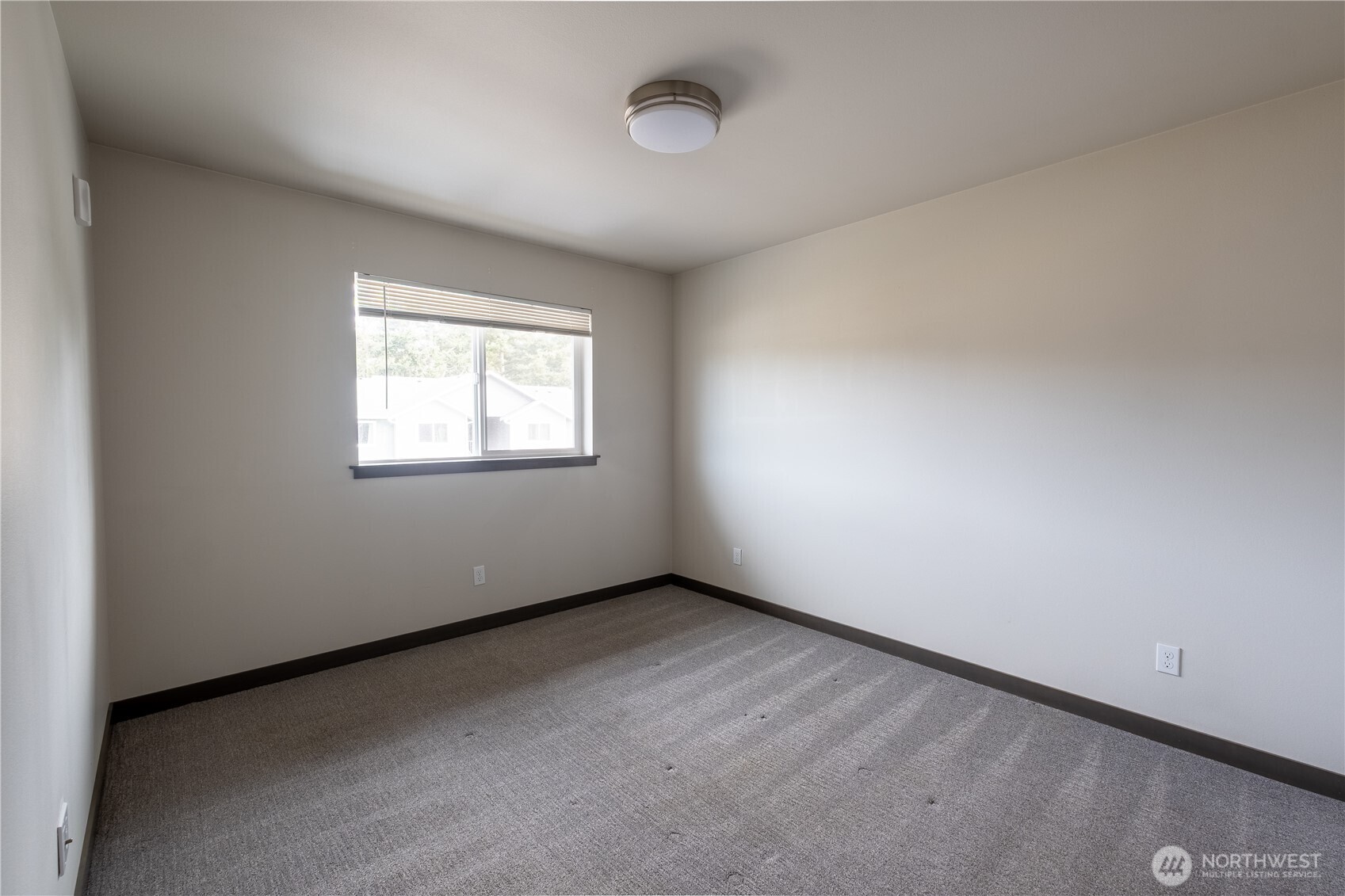 1651 SW Mulberry #E303, Oak Harbor, WA 98277