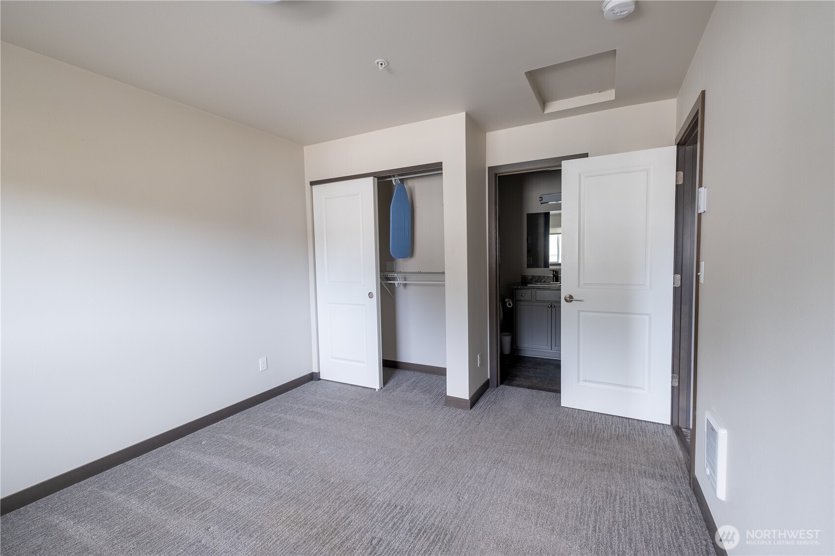 1651 SW Mulberry #E303, Oak Harbor, WA 98277