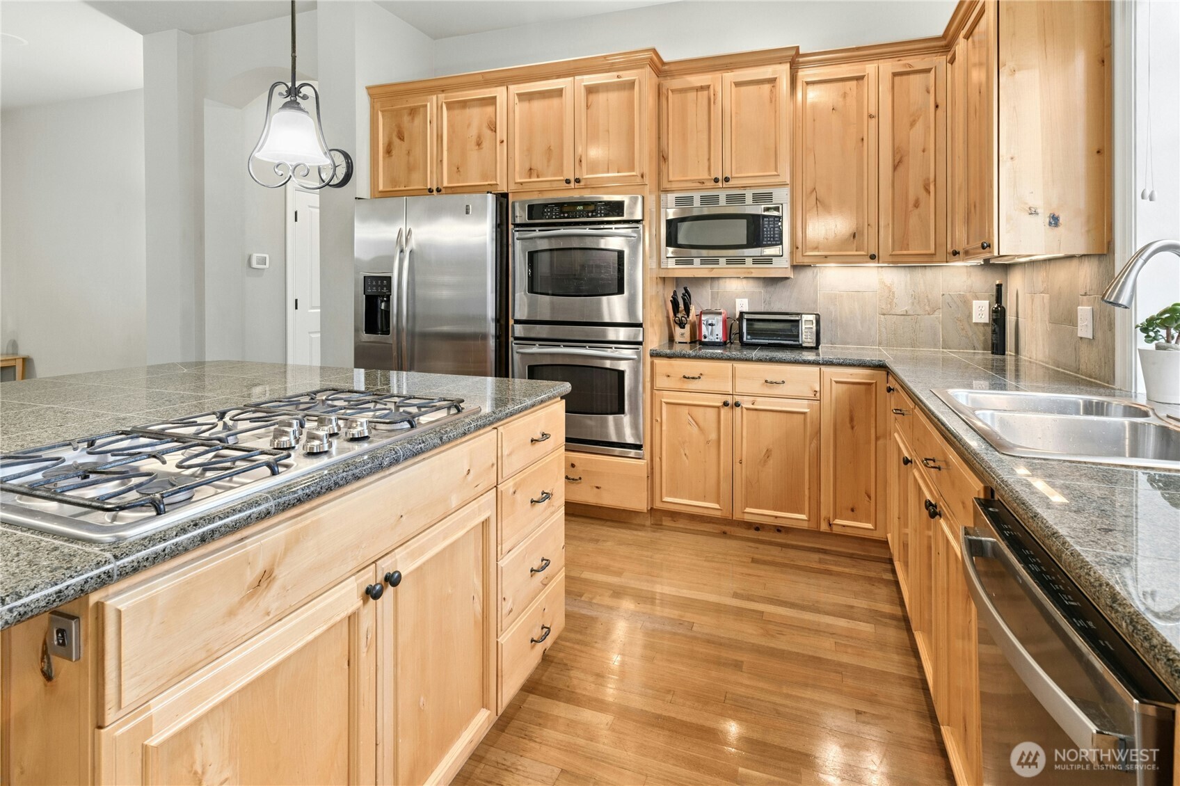 2411 30th Avenue NE, Issaquah, WA 98029