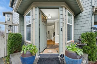 2411 30th Avenue NE, Issaquah, WA 98029 - Photo 2