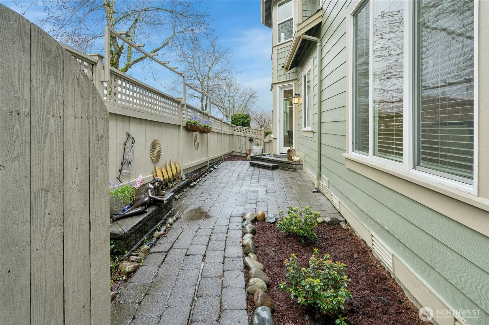 2411 30th Avenue NE, Issaquah, WA 98029