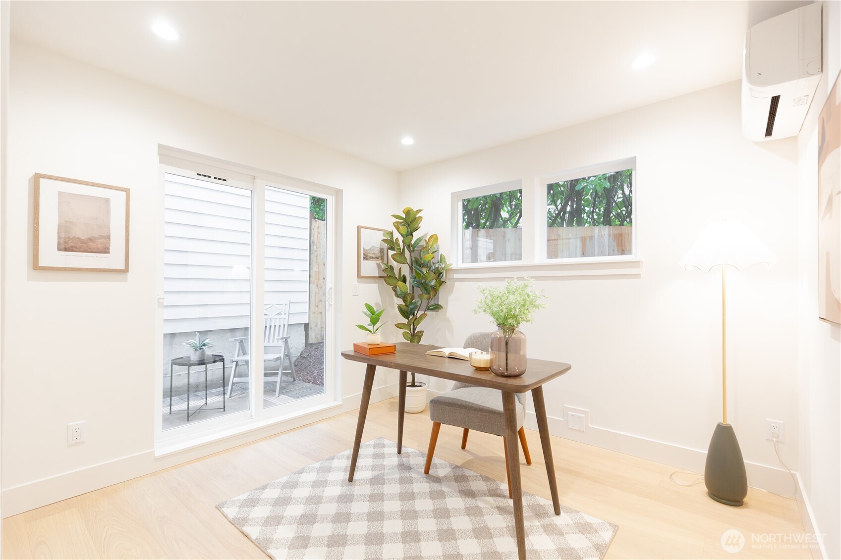 1528 25th Avenue , Seattle, WA 98122