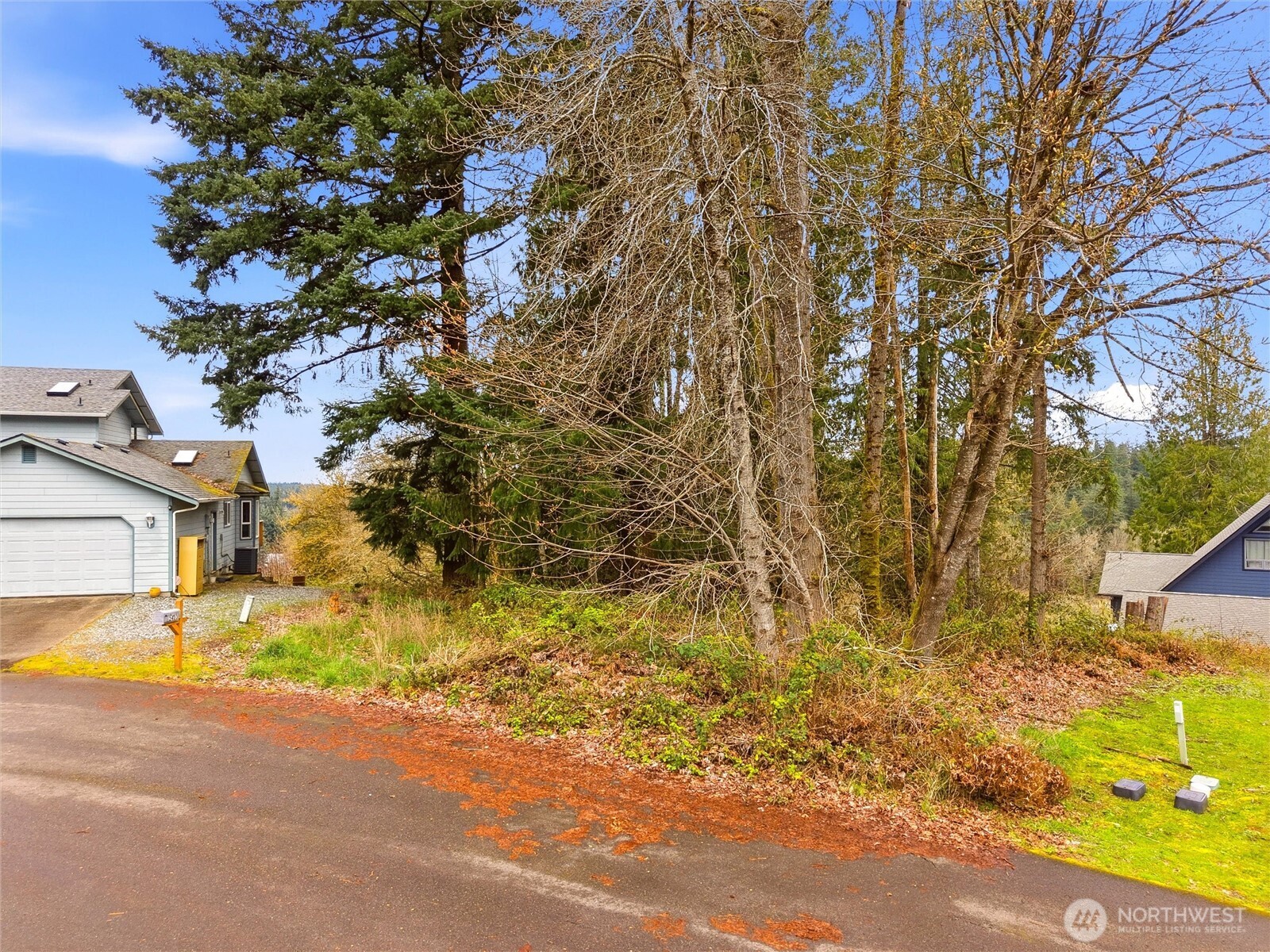 2411 Lakeview Court SW, Olympia, WA 98512