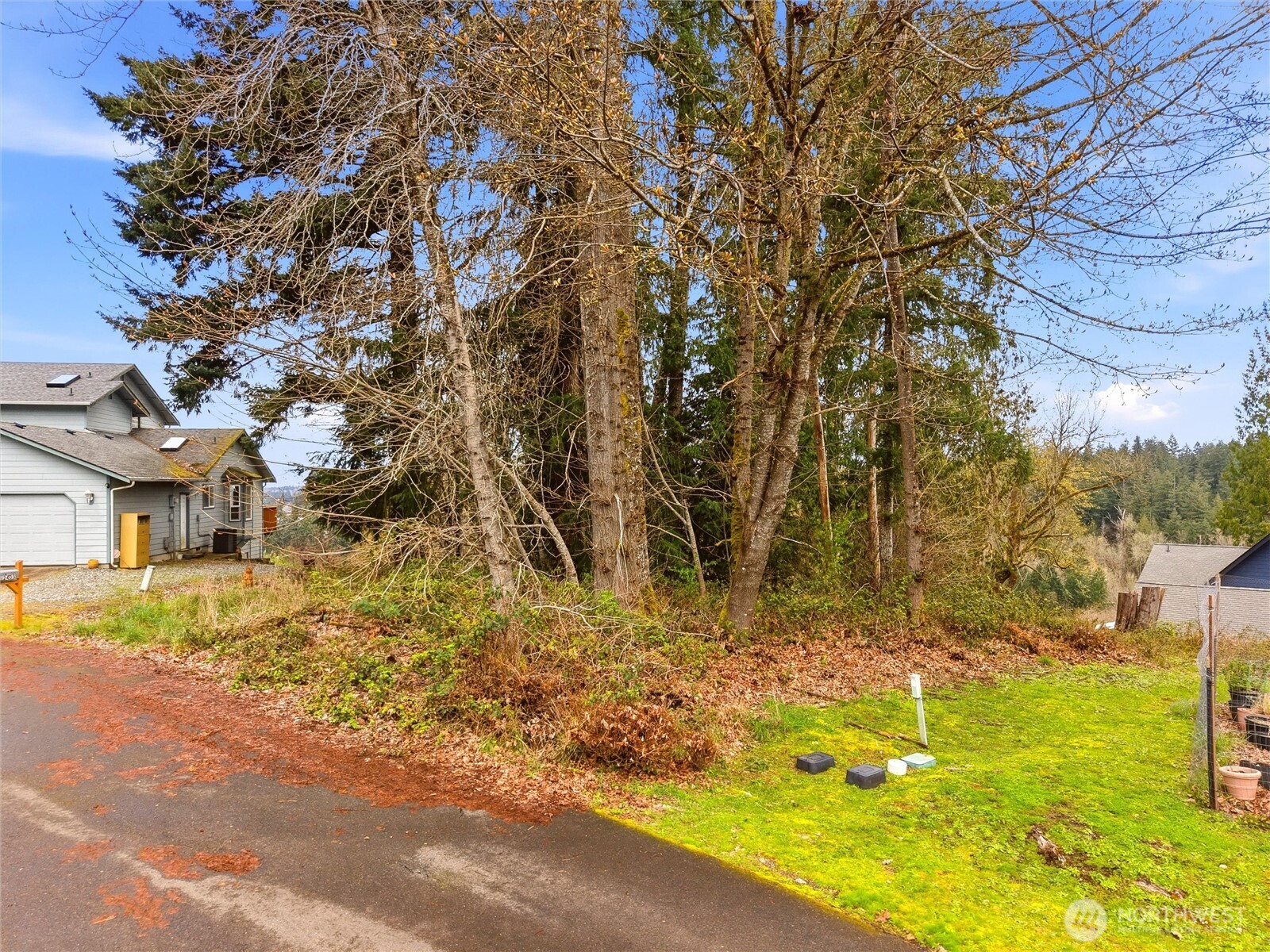 2411 Lakeview Court SW, Olympia, WA 98512
