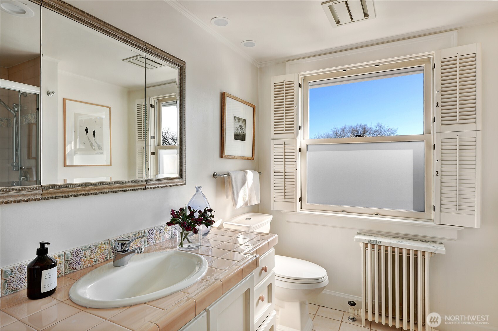 901 11th Avenue E, Seattle, WA 98102