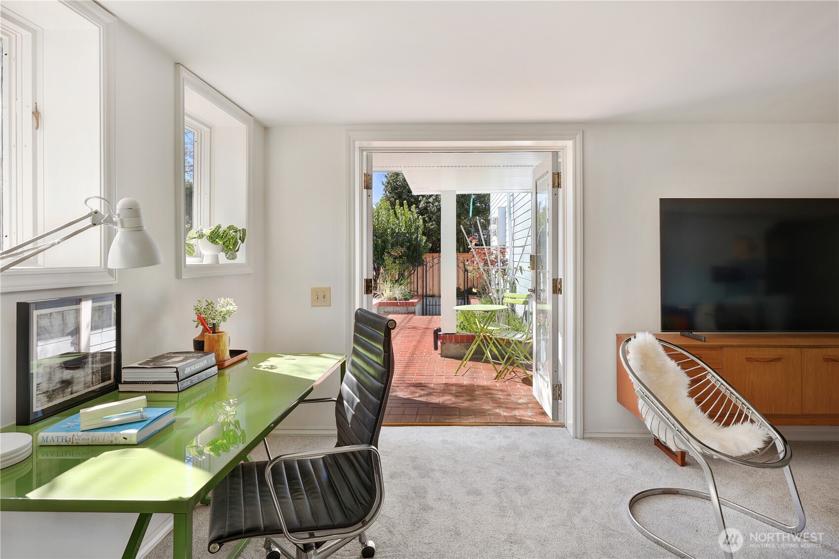 901 11th Avenue E, Seattle, WA 98102