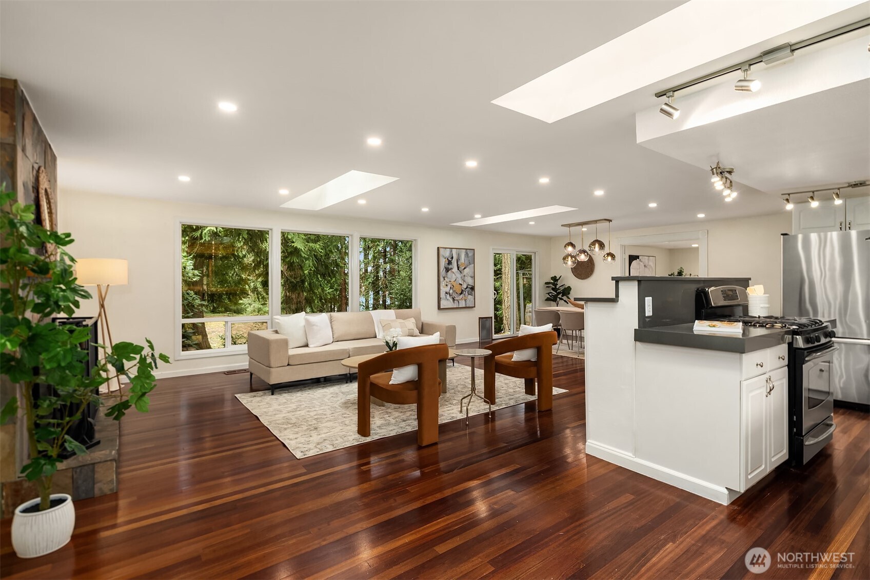 2310 216th Avenue SE, Sammamish, WA 98075