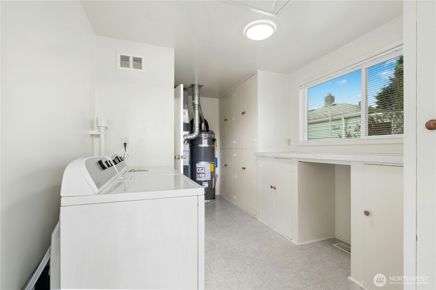 9052 12th Avenue NW, Seattle, WA 98117